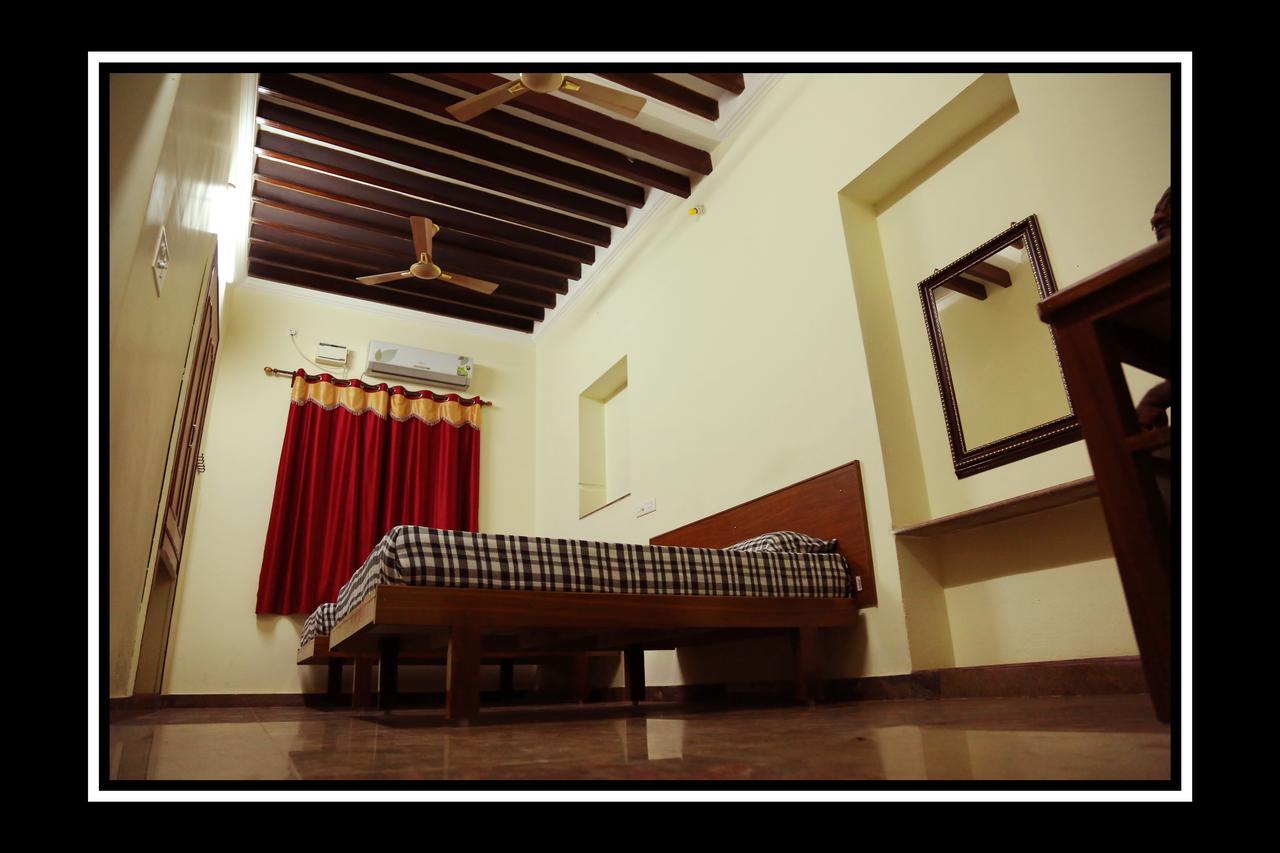 Pattiah Naidu Palace Palni