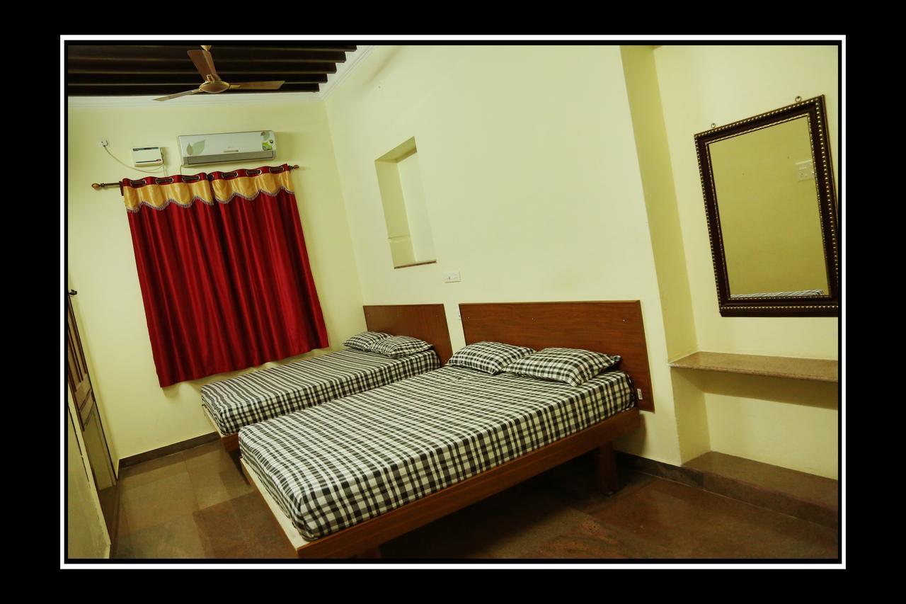 Hotel Pattiah Naidu Palace Palni
