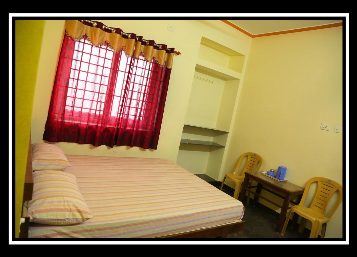 Pattiah Naidu Palace Hotel *