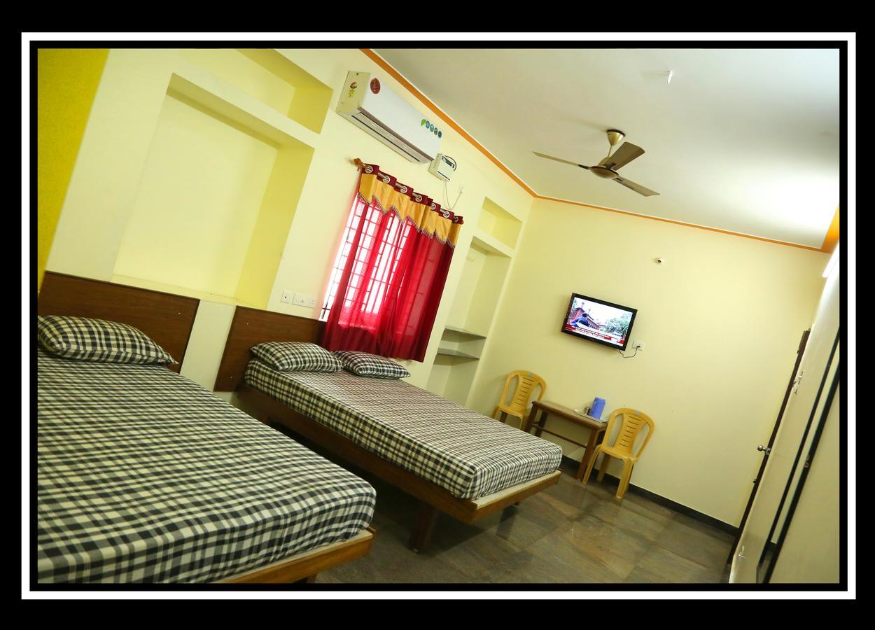 Pattiah Naidu Palace * Palni