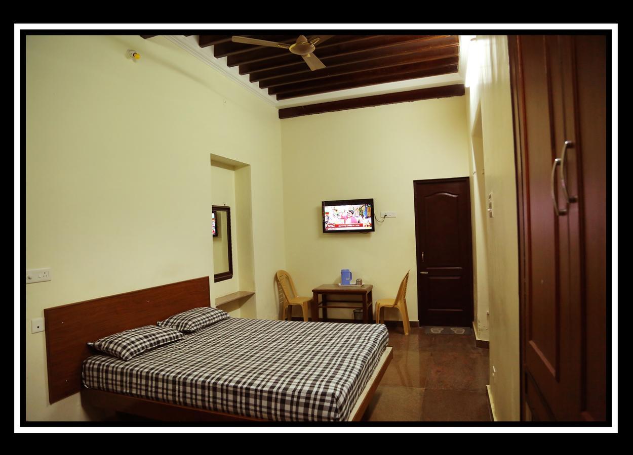 Pattiah Naidu Palace Hotel *