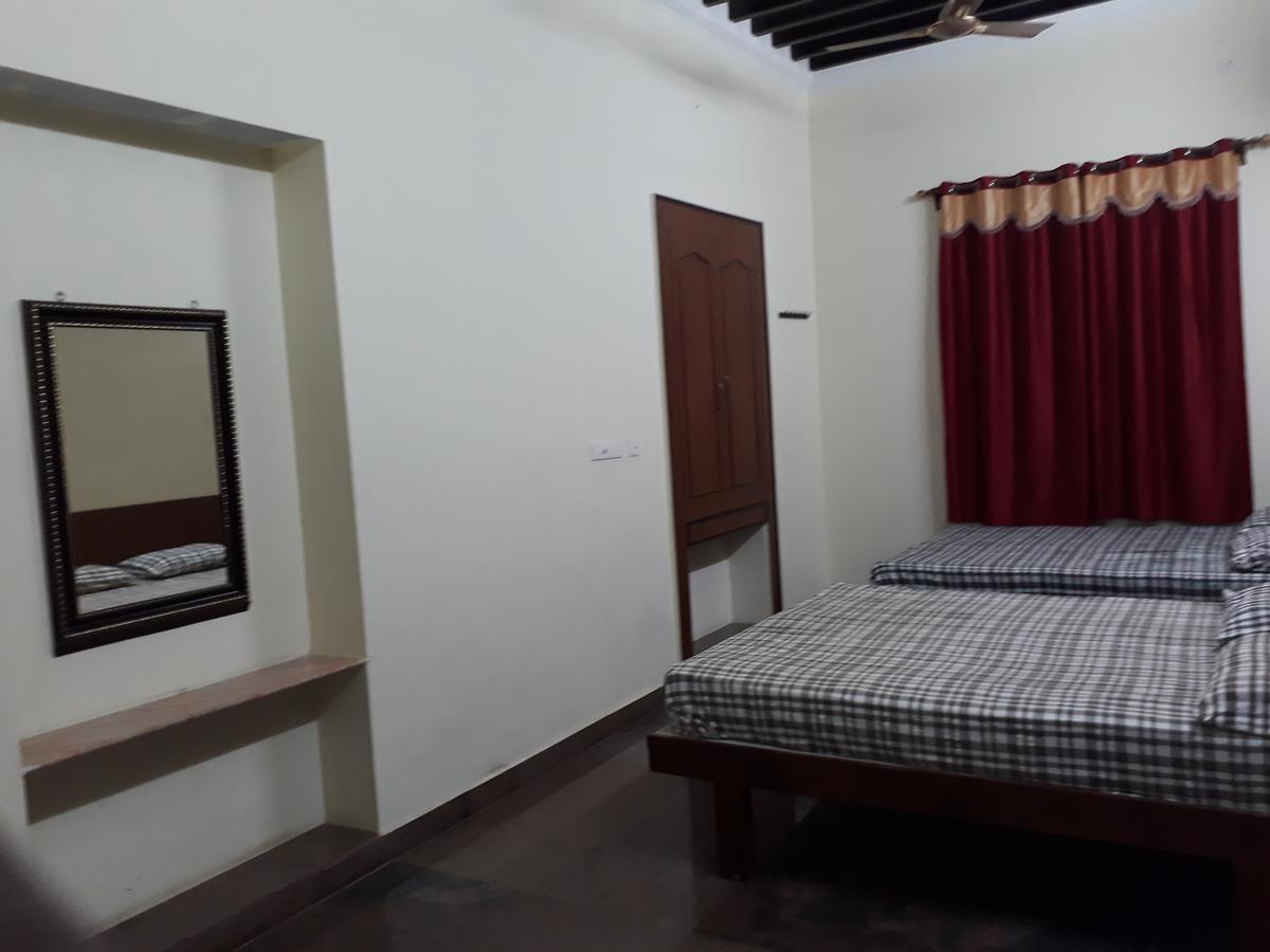 Hotel Pattiah Naidu Palace Palni