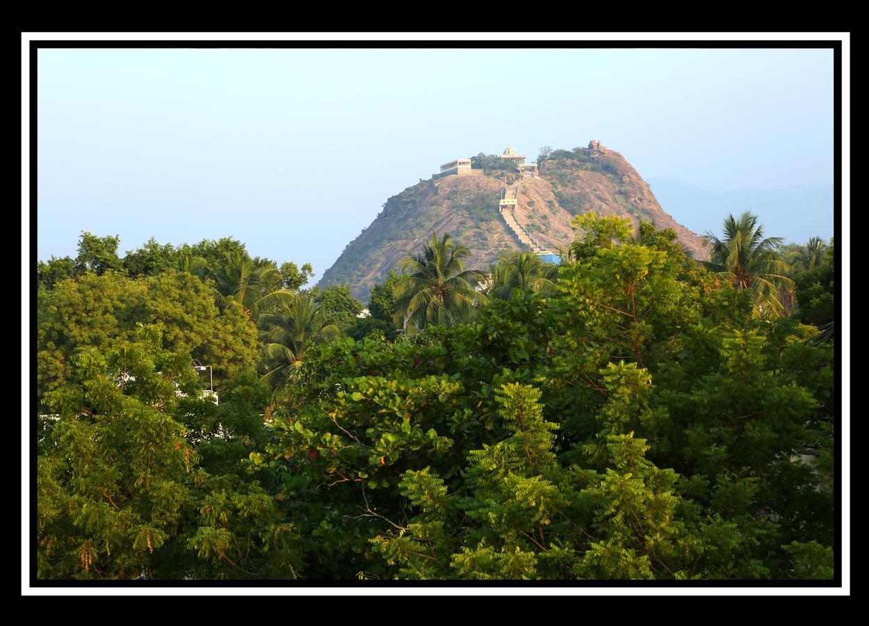 Hotel Pattiah Naidu Palace Palni