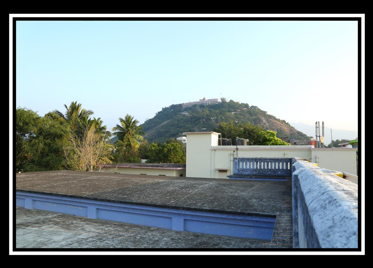 Pattiah Naidu Palace Hotel Palni