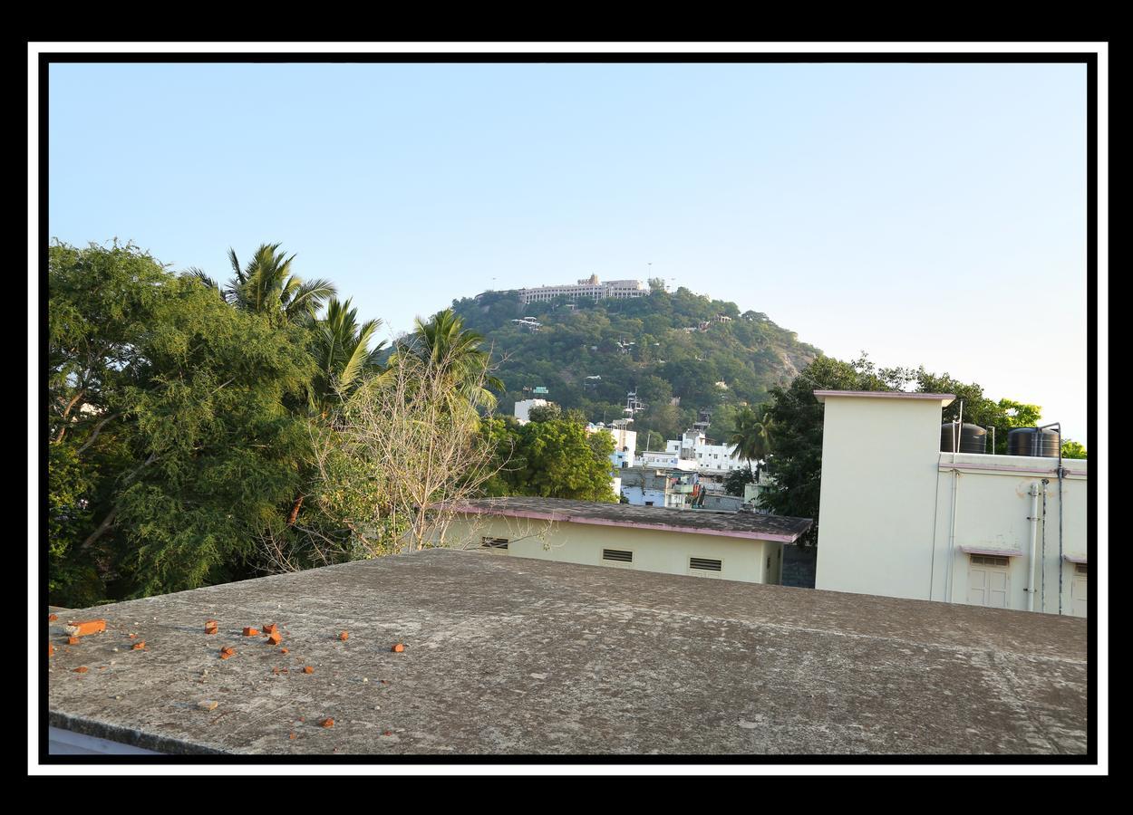 Hotel Pattiah Naidu Palace Palni